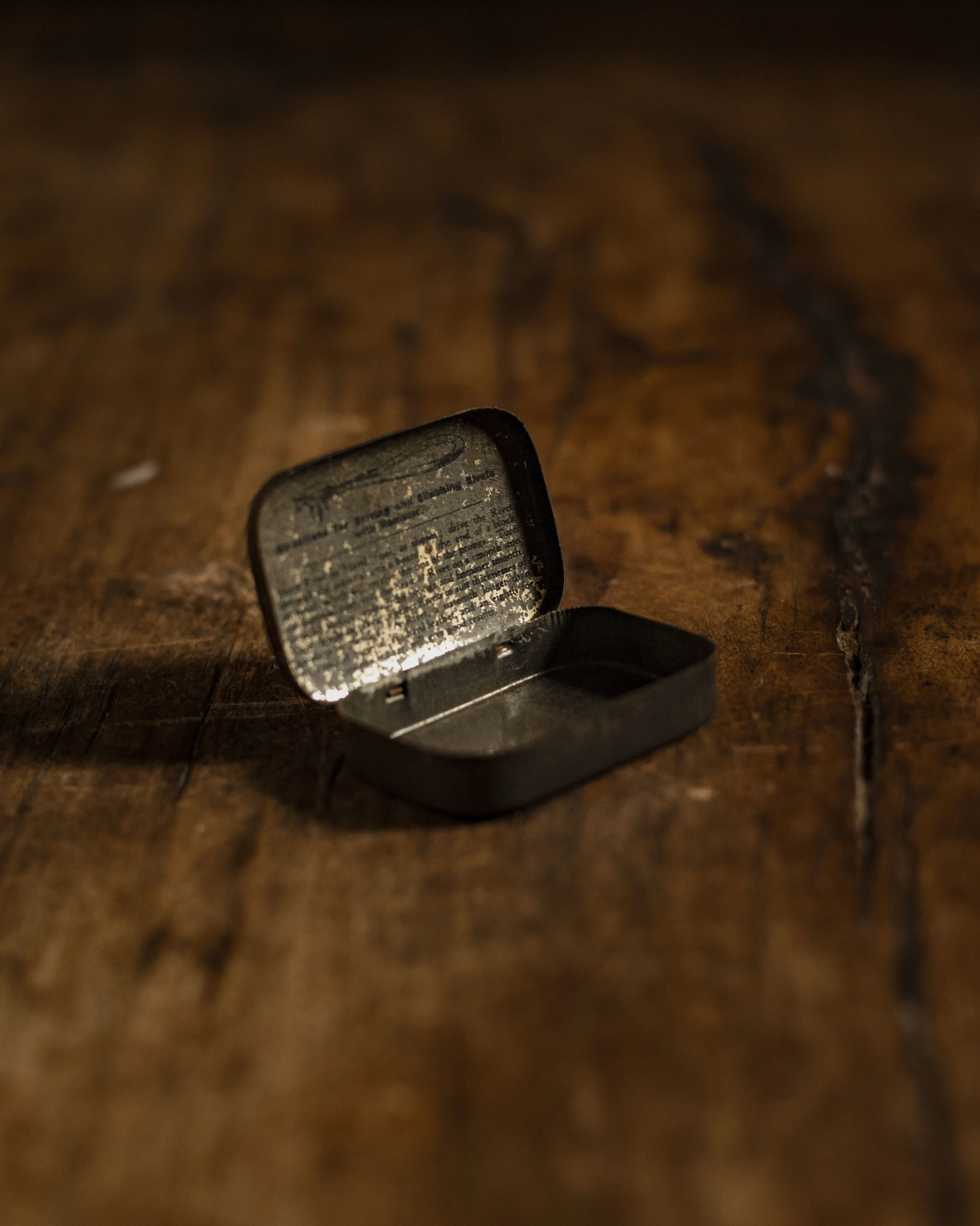 Aylesbury Brand Bifurcated Rivets Tin