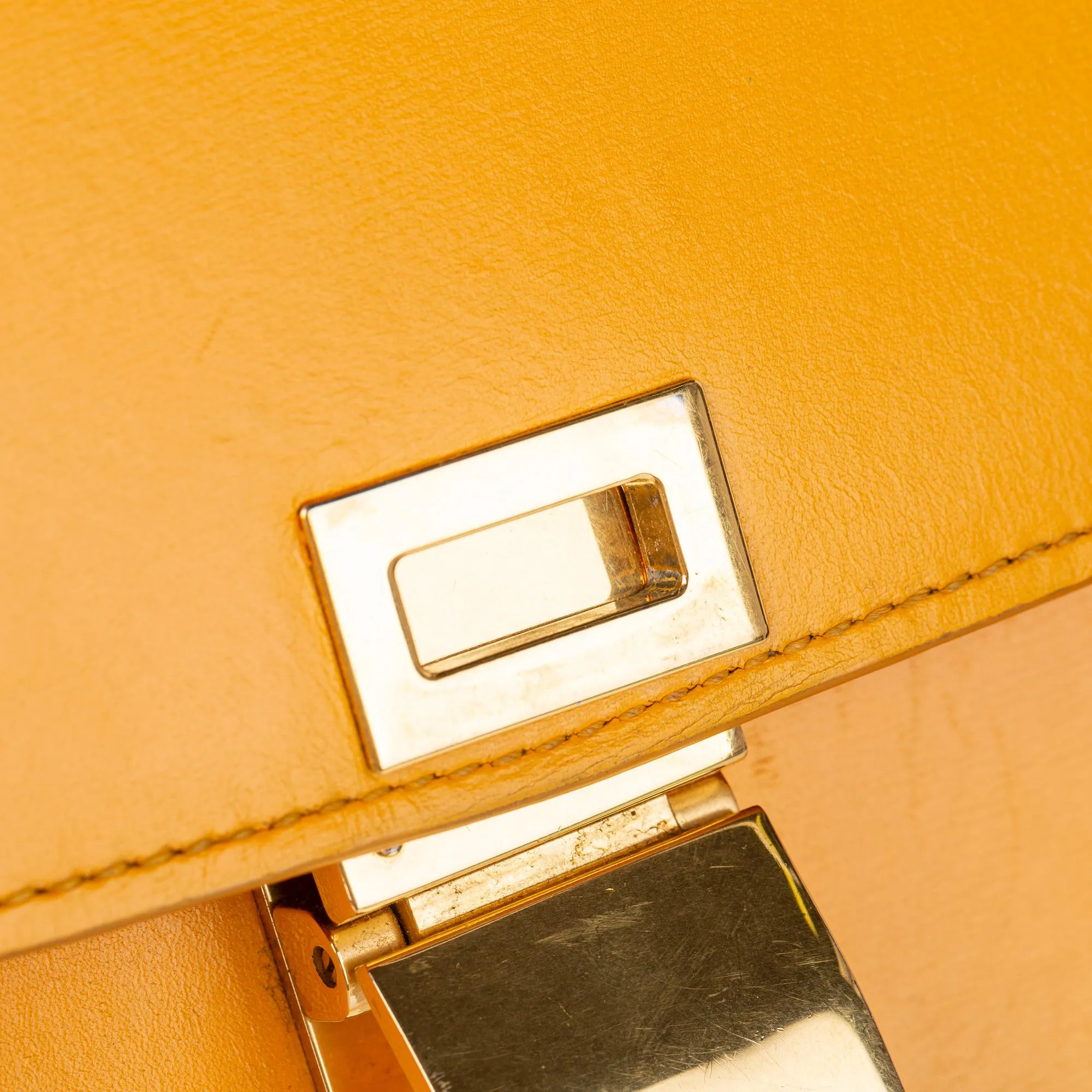 Celine Medium Classic Box Leather Crossbody Bag (SHG-3en6Z7)
